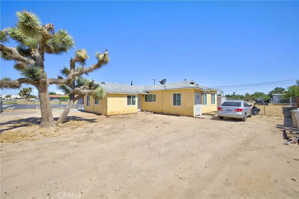 15990 Yucca Street B, Hesperia, CA — listing photo 1