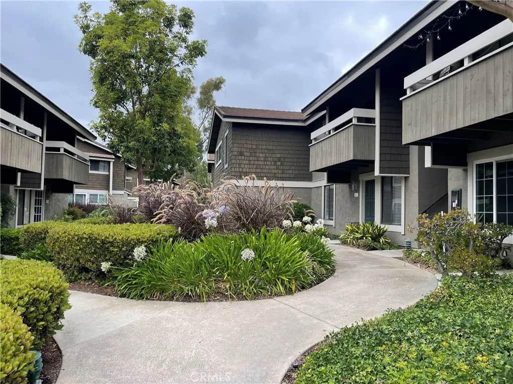 61 Streamwood, Irvine, CA — listing photo 1