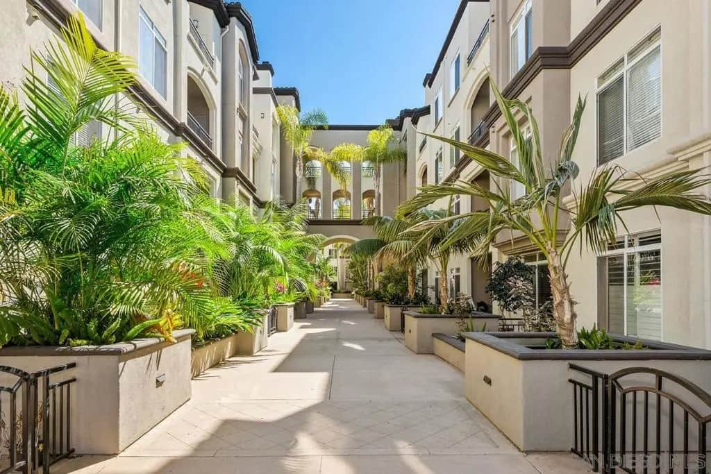 4165 Executive F304, La Jolla, CA — listing photo 1