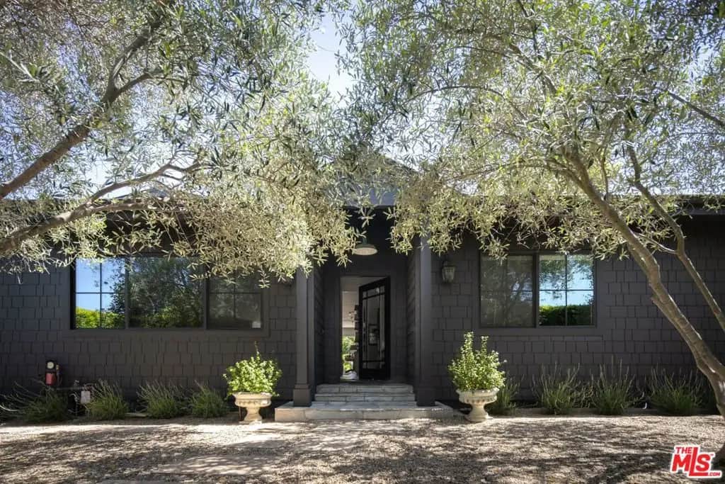 2724 Carmar Drive, Los Angeles, CA — listing photo 1