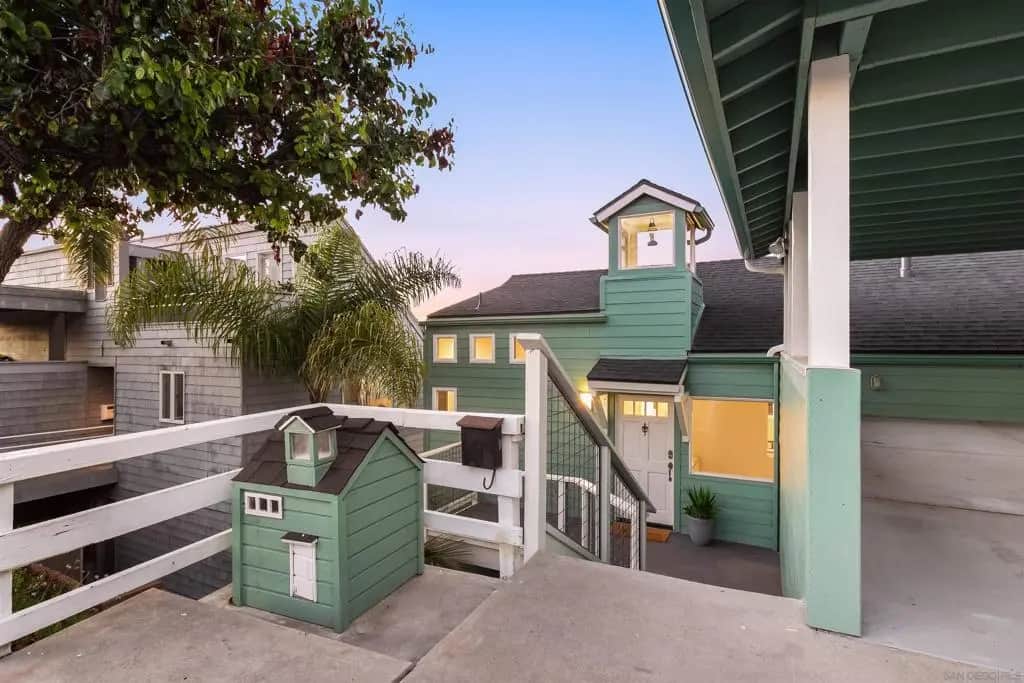 1084 Johnson Ave, San Diego, CA — listing photo 1