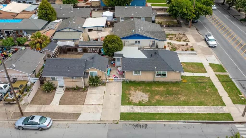 694 Central Avenue, Hollister, CA — listing photo 1