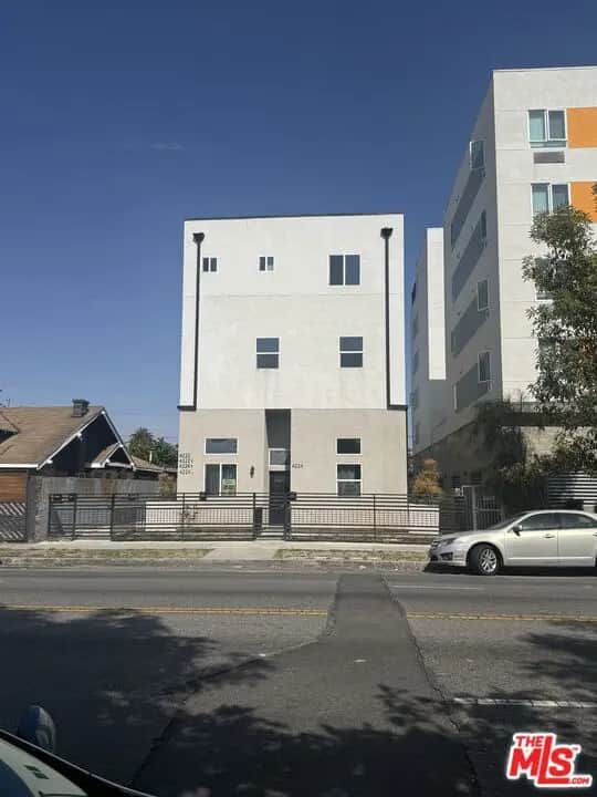 4224 S Western Avenue, Los Angeles, CA — listing photo 1