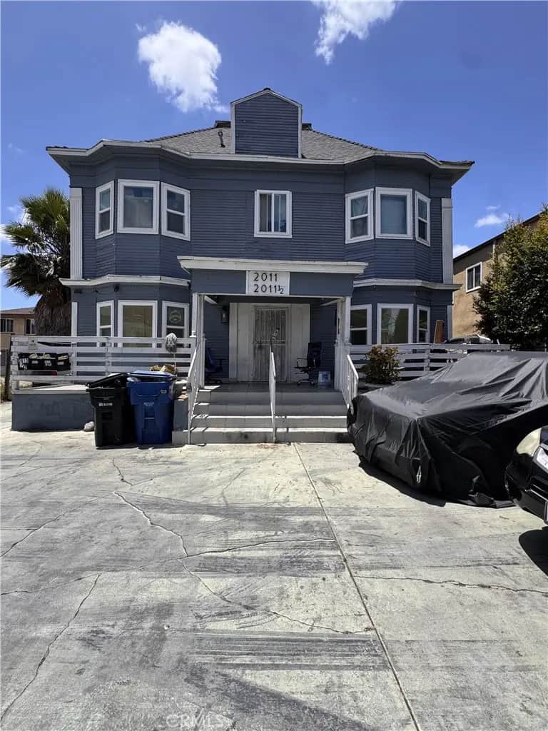 2011 Arlington, Los Angeles, CA — listing photo 1