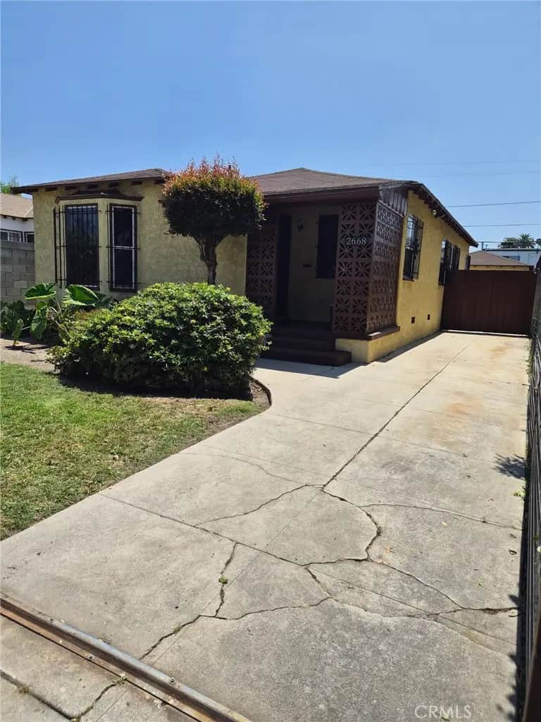 2668 S Cloverdale Avenue, Los Angeles, CA — listing photo 1