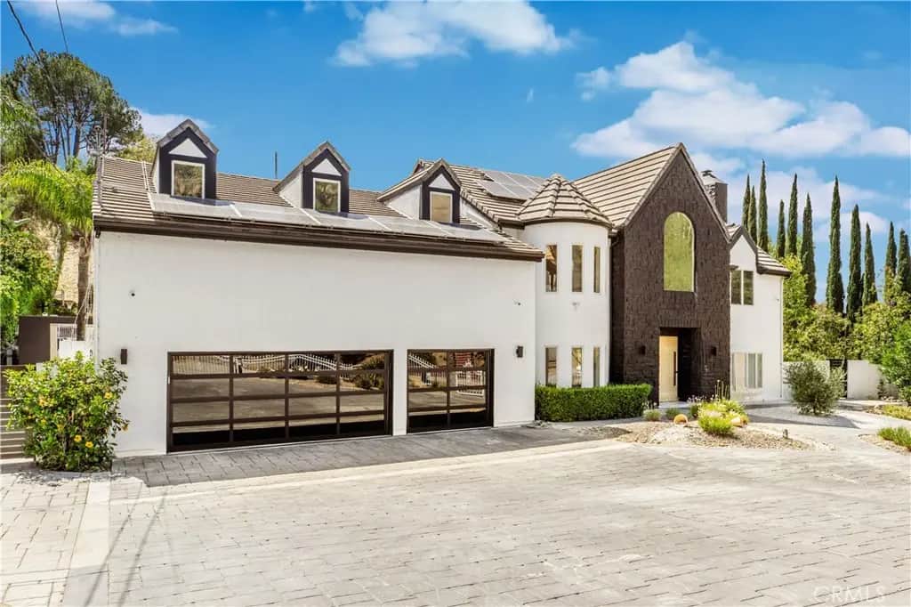 22963 Cass Avenue, Woodland Hills, CA — listing photo 1