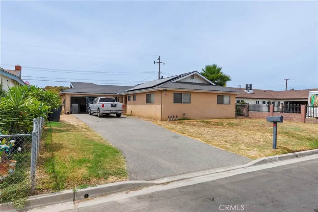3292 Debbie Lane, Riverside, CA — listing photo 1