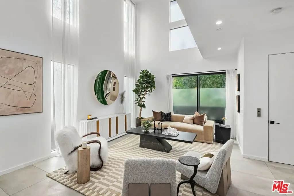 1349 1/2 N Gardner Street, Los Angeles, CA — listing photo 1