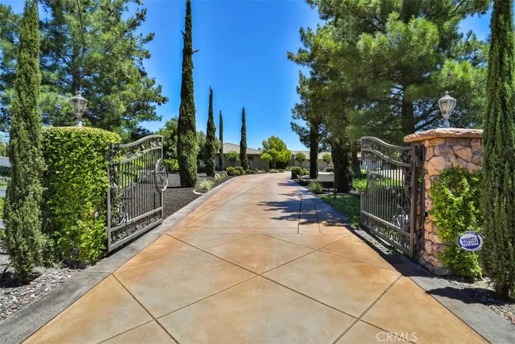 39520 Colleen Way, Temecula, CA — listing photo 1
