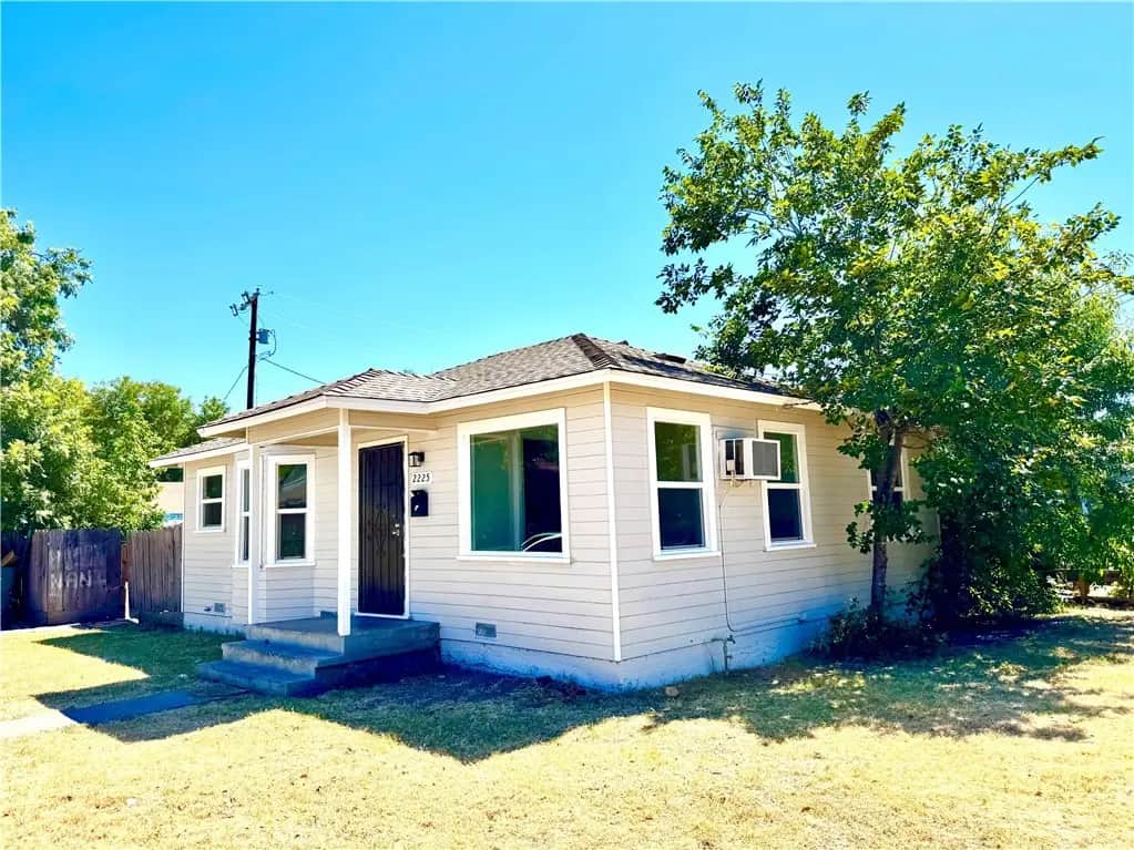 2225 N Sutter, Stockton, CA — listing photo 1