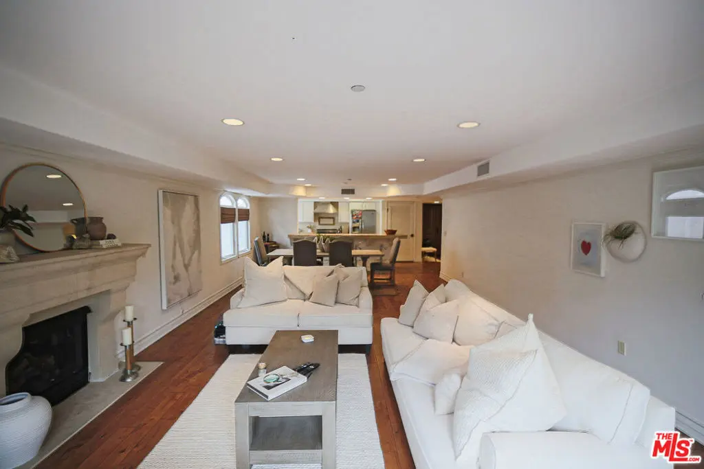 10390 La Grange Avenue PH3, Los Angeles, CA — listing photo 1