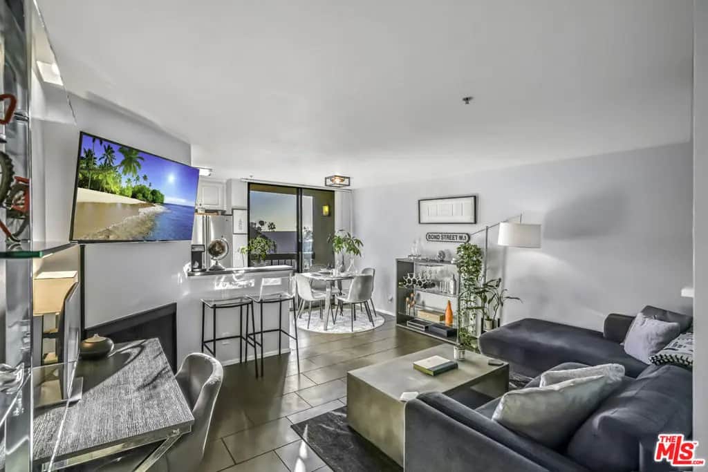 7320 Hawthorn Avenue 315, Los Angeles, CA — listing photo 1