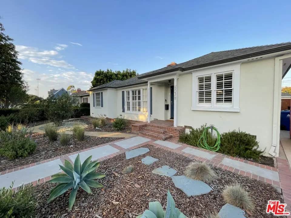 8038 Loyola Boulevard, Los Angeles, CA — listing photo 1
