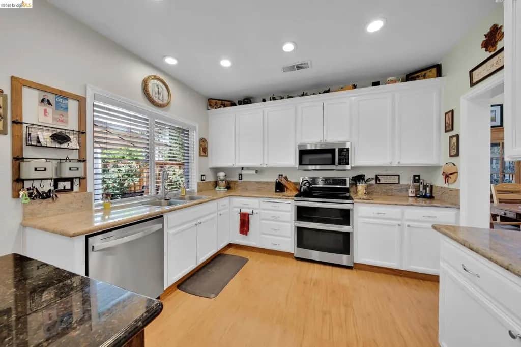 569 Apple Hill Dr, Brentwood, CA — listing photo 1