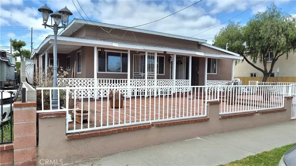3661 Seabright Avenue, Long Beach, CA — listing photo 1