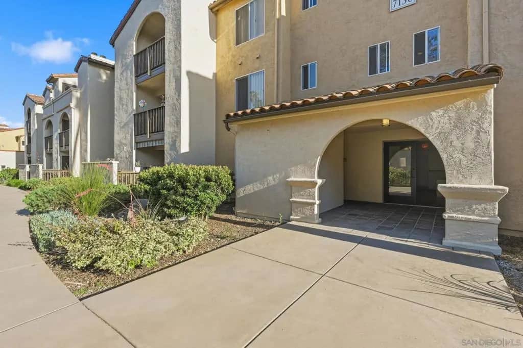 7130 Shoreline Dr 1212, San Diego, CA — listing photo 1