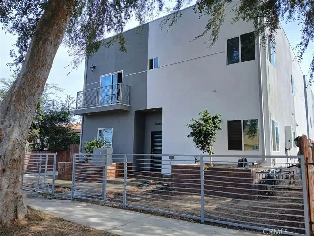 1606 W 84th Place, Los Angeles, CA — listing photo 1