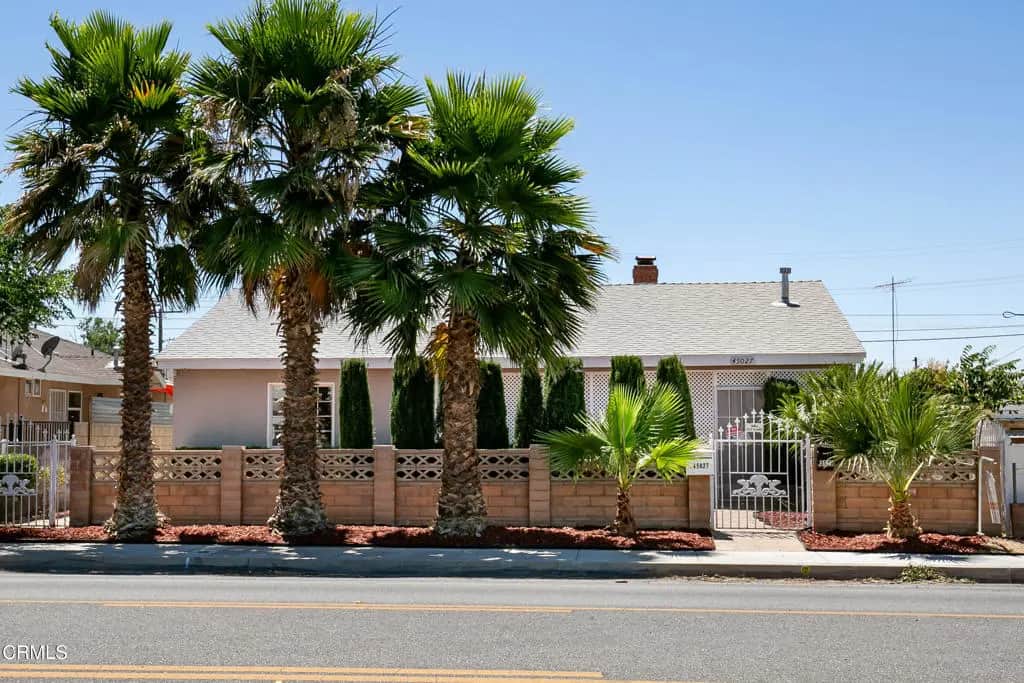 45027 Division Street, Lancaster, CA — listing photo 1