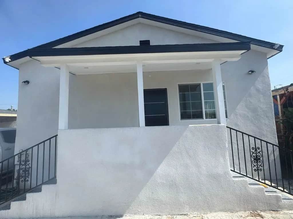 1475 E 57TH ST, Los Angeles, CA — listing photo 1