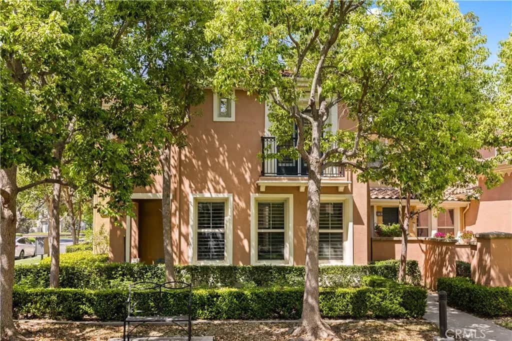 111 Chantilly, Irvine, CA — listing photo 1
