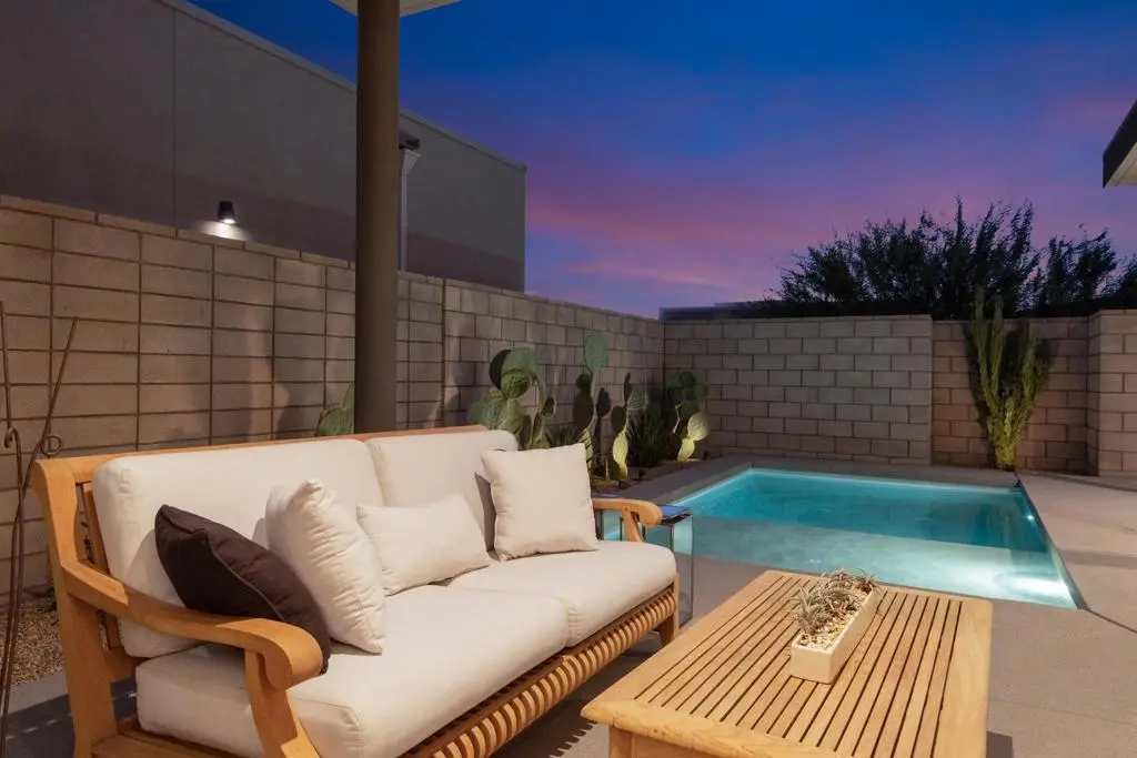423 Fountain Drive, Palm Springs, CA — listing photo 1