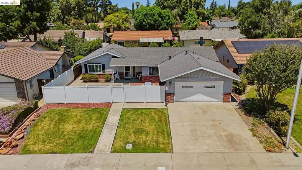 1421 Woodmont WAY, Stockton, CA — listing photo 1