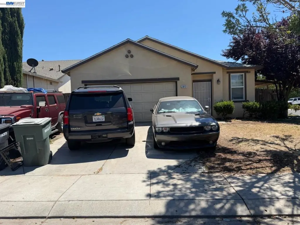 1812 Cielto Dr, Modesto, CA — listing photo 1