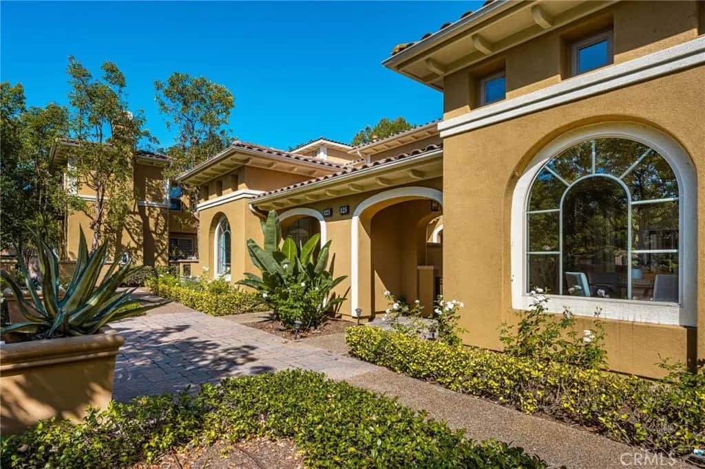 125 Chantilly, Irvine, CA — listing photo 1