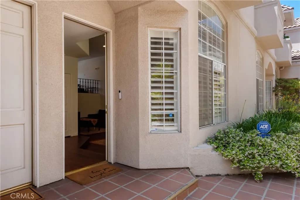 813 N Martel Avenue 2, Los Angeles, CA — listing photo 1
