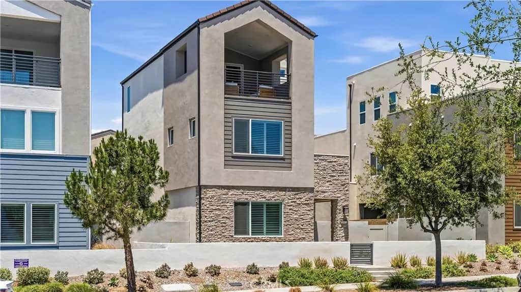 197 merit, Irvine, CA — listing photo 1