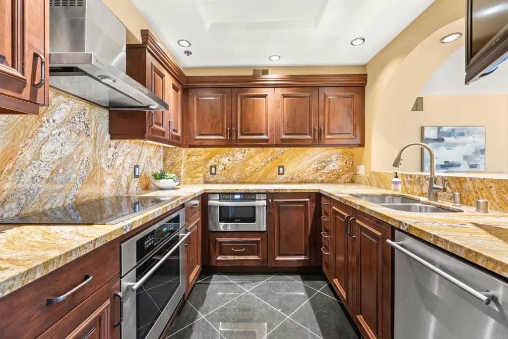 200 Harbor Drive 803, San Diego, CA — listing photo 1