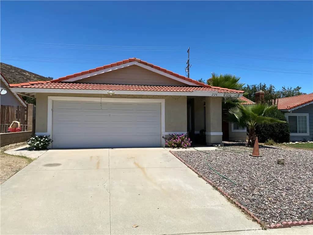 226 White Oak, Lake Elsinore, CA — listing photo 1