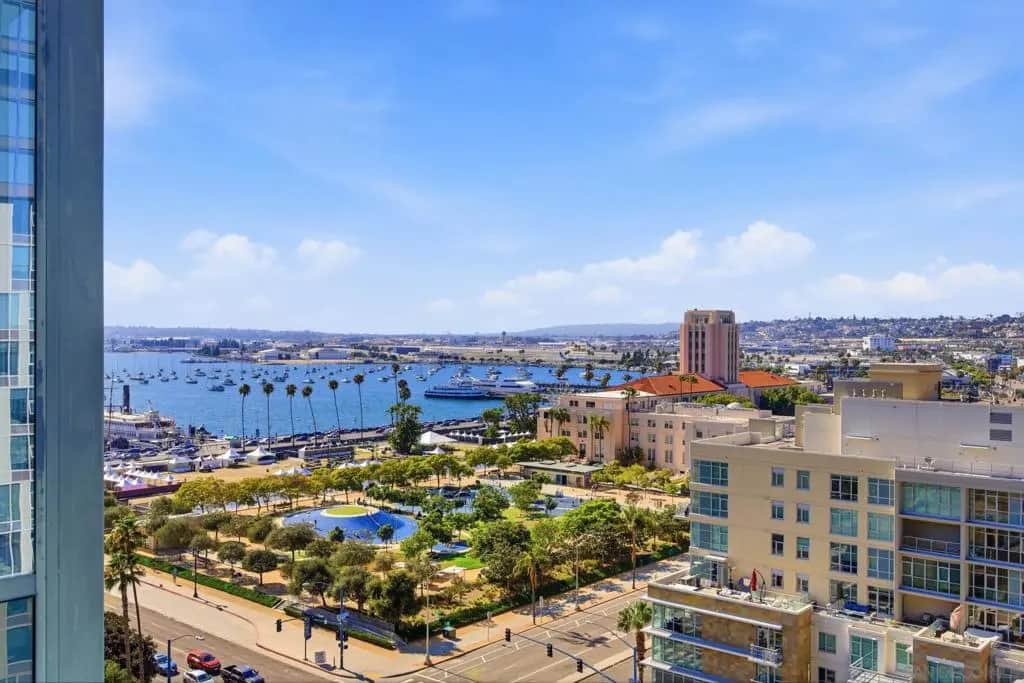 1325 Pacific Hwy 1305, San Diego, CA — listing photo 1