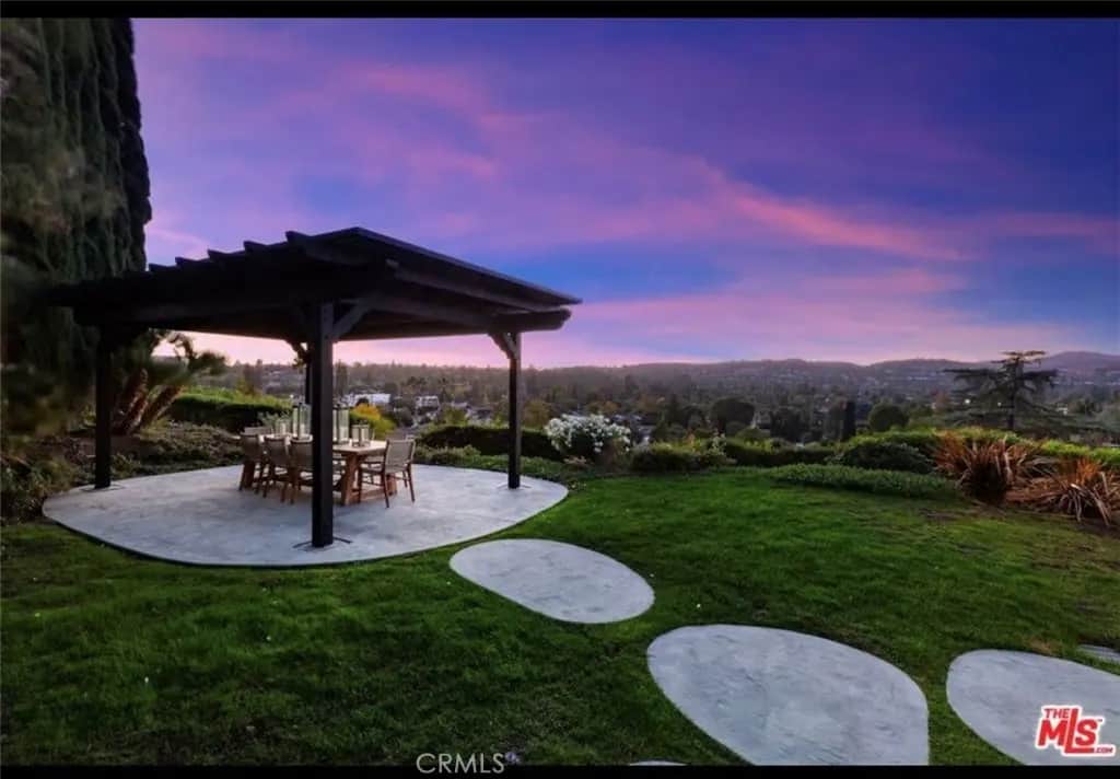 23534 Aetna, Woodland Hills, CA — listing photo 1
