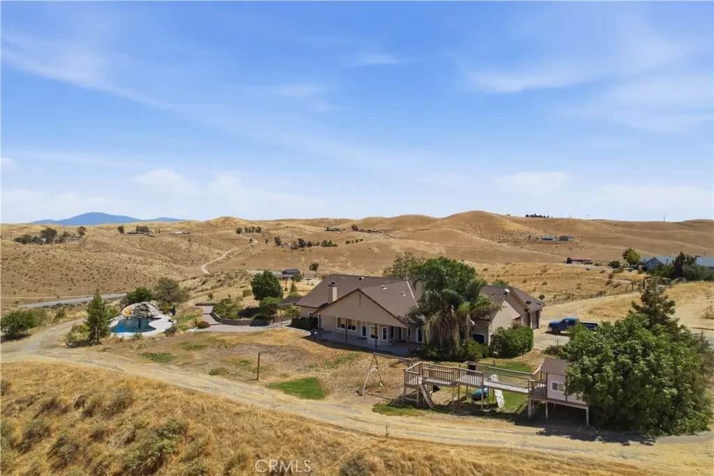 9701 S Granite, Bakersfield, CA — listing photo 1
