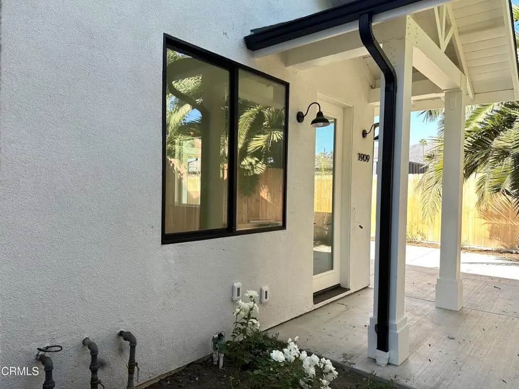 1909 Ocean Avenue, Ventura, CA — listing photo 1