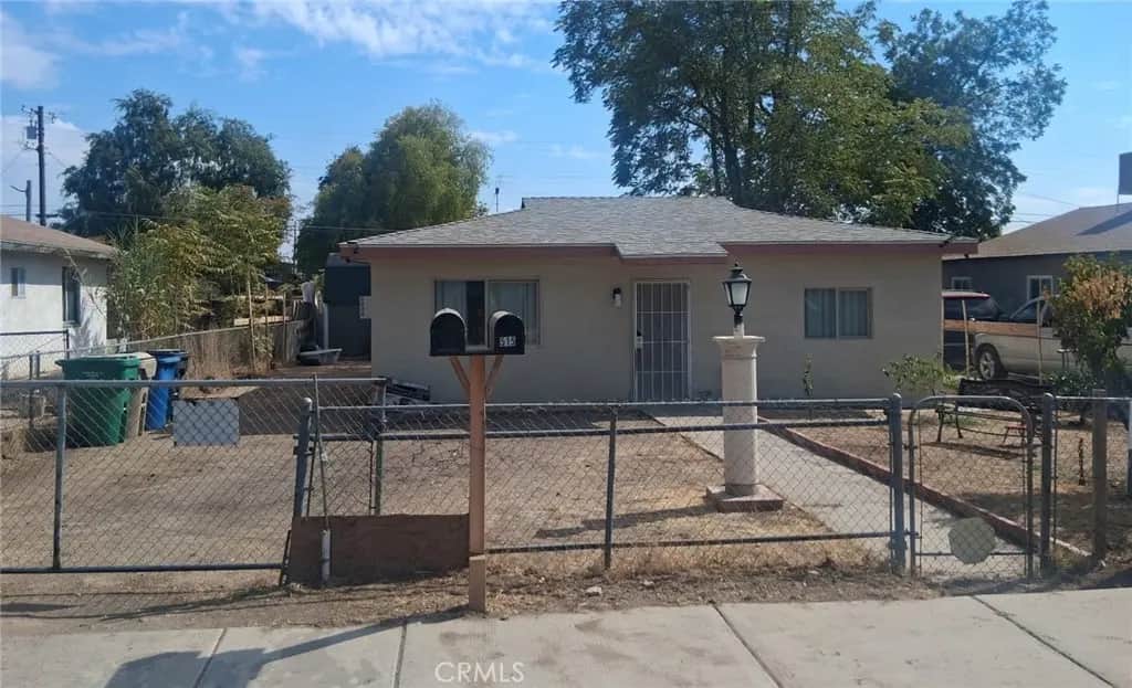515 Crawford Street, Bakersfield, CA — listing photo 1