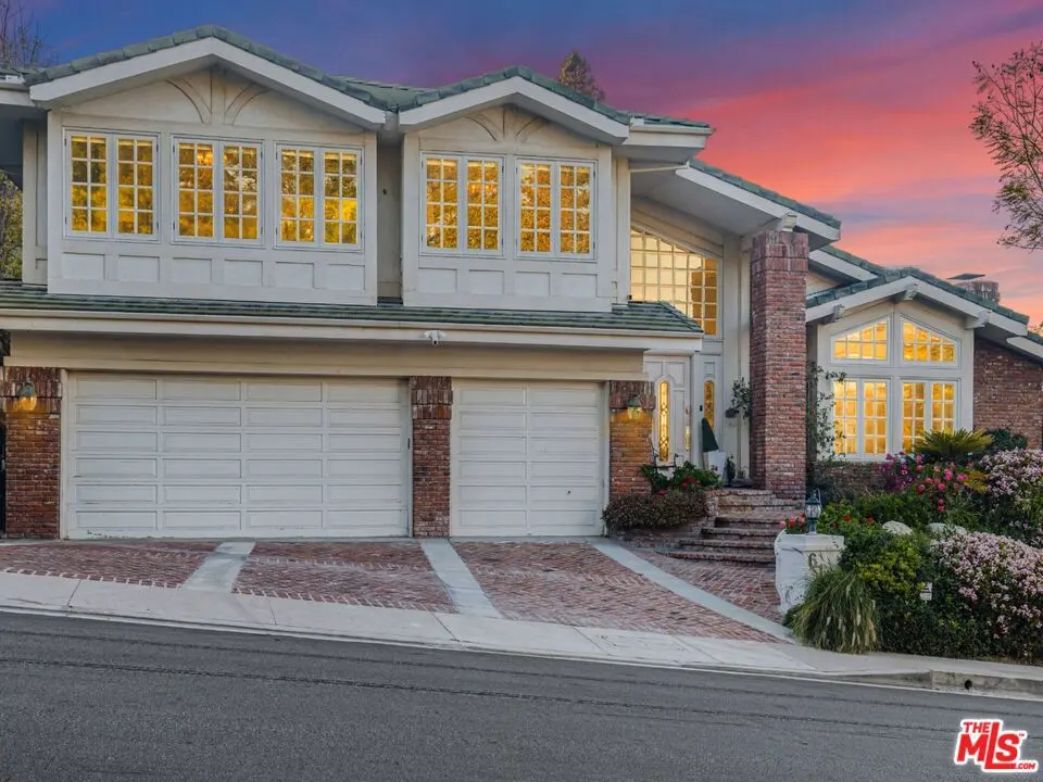 6111 County Oak Road, Woodland Hills, CA — listing photo 1