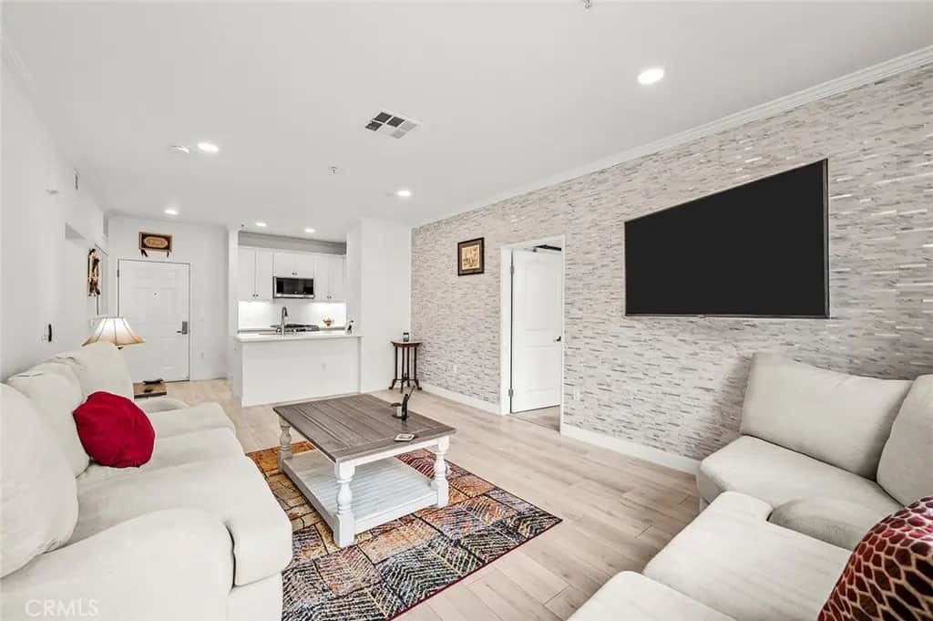 2314 Scholarship, Irvine, CA — listing photo 1