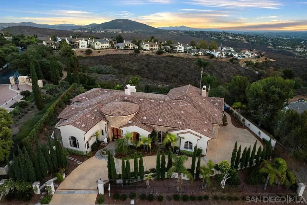7020 El Fuerte St, Carlsbad, CA — listing photo 1
