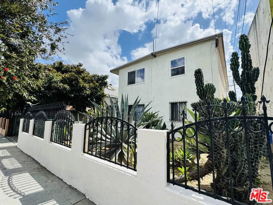 6214 Hooper Avenue, Los Angeles, CA — listing photo 1