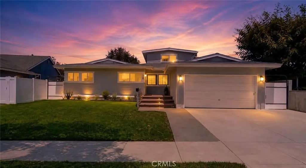 1876 Petaluma Avenue, Long Beach, CA — listing photo 1