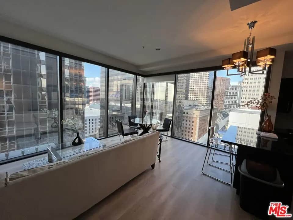 655 S Hope Street 1605, Los Angeles, CA — listing photo 1