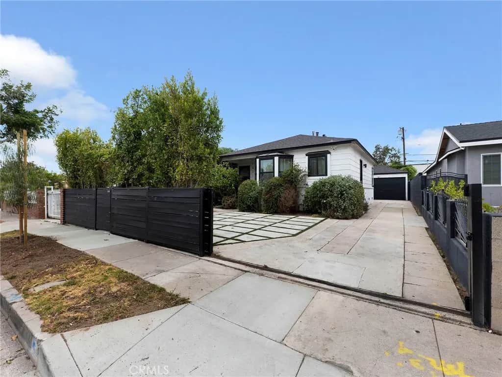 1021 E 65th Street, Inglewood, CA — listing photo 1