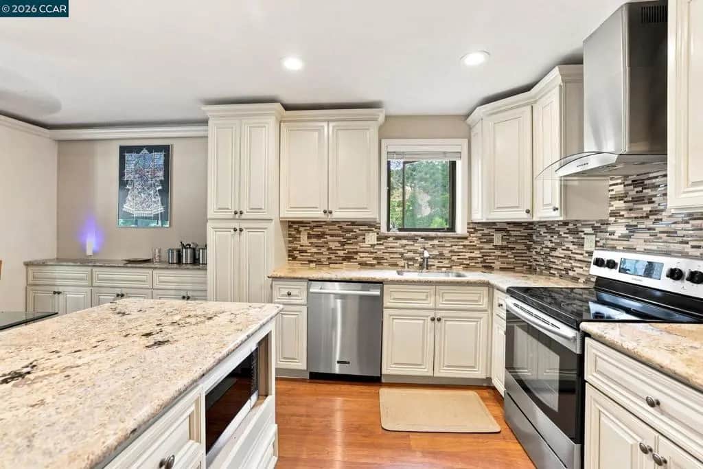 2224 Pine Knoll Dr 8, Walnut Creek, CA — listing photo 1