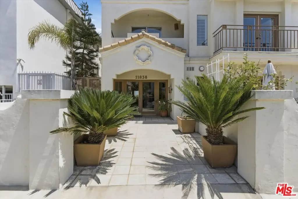 11838 Kiowa Avenue 203, Los Angeles, CA — listing photo 1