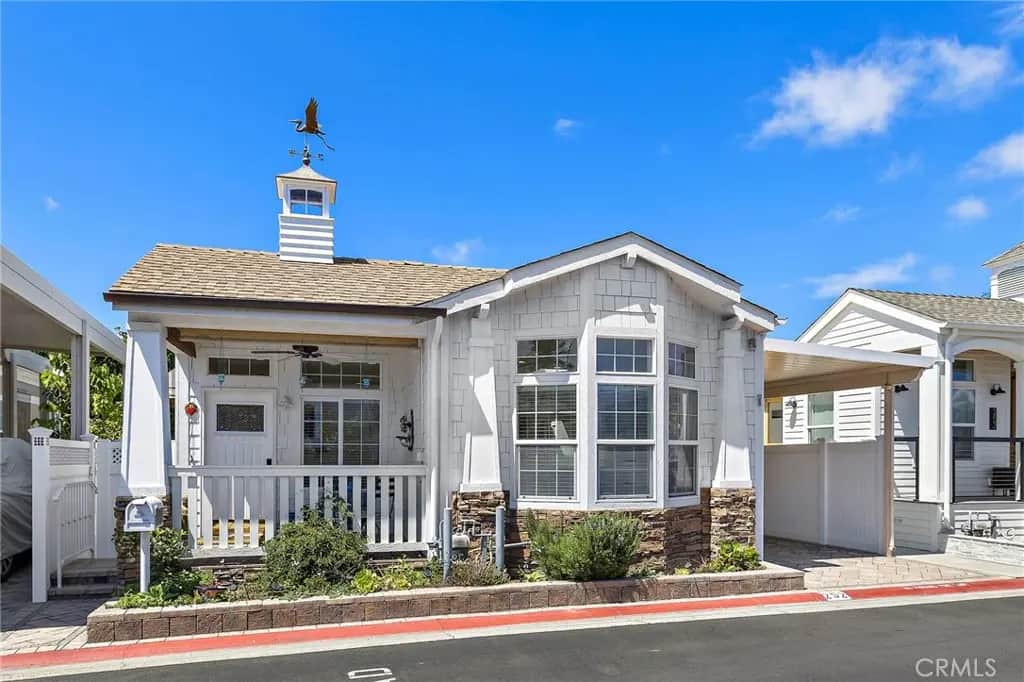252 Mayflower, Newport Beach, CA — listing photo 1