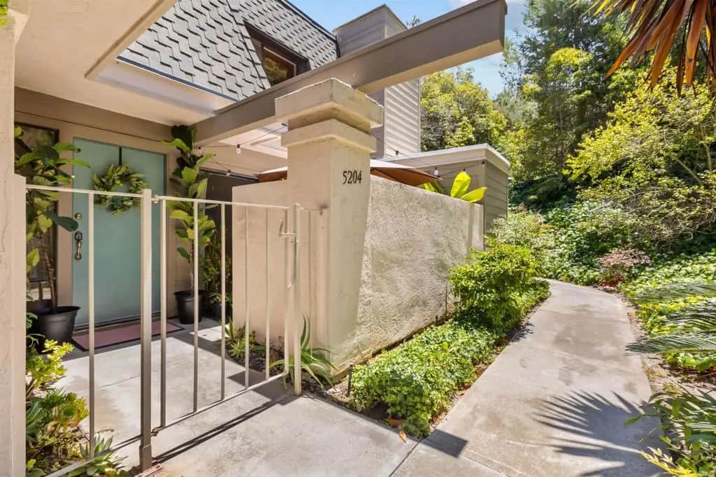 5204 Caminito Solitario, San Diego, CA — listing photo 1