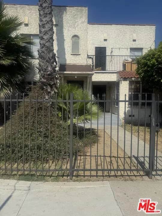 6125 West Boulevard, Los Angeles, CA — listing photo 1