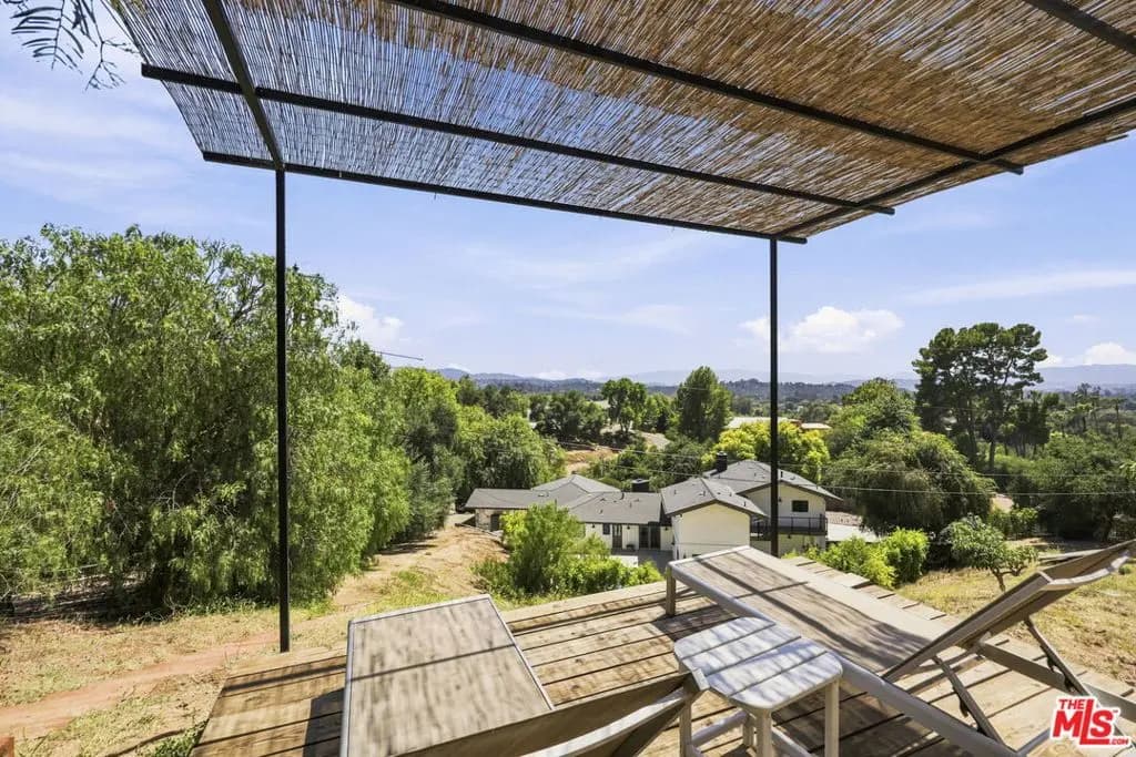 1131 Rancho Drive, Ojai, CA — listing photo 1